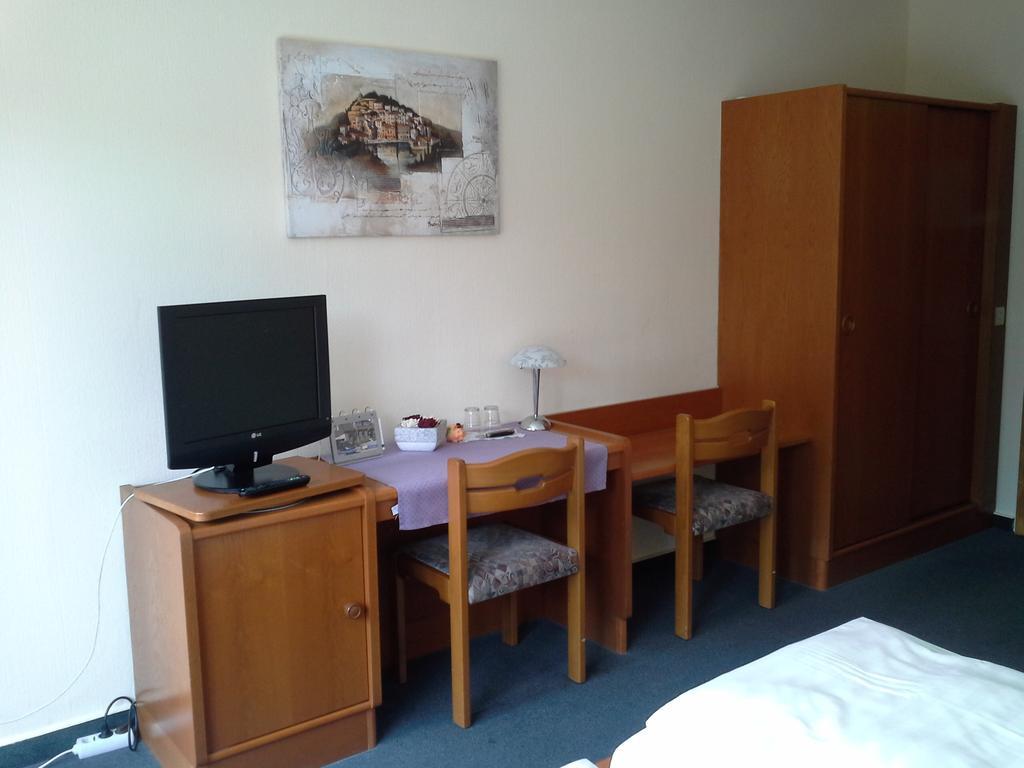 Haus Mariandl Hotel Düsseldorf Quarto foto
