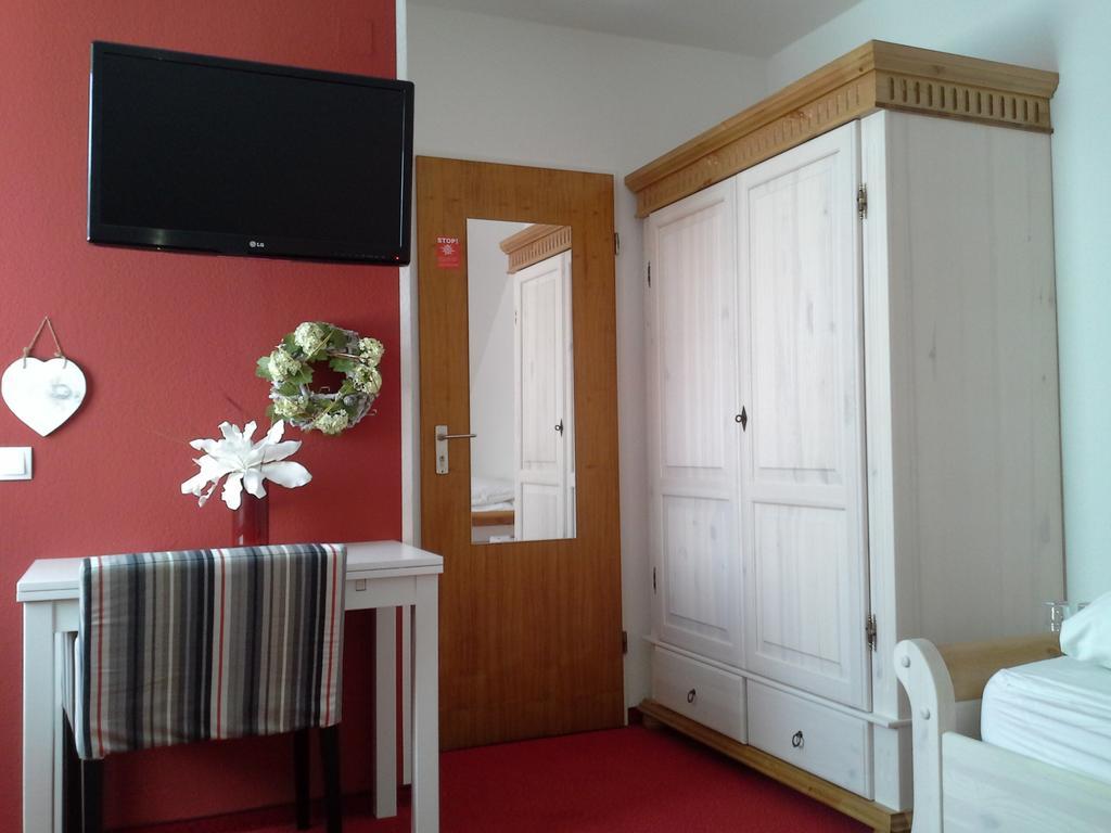 Haus Mariandl Hotel Düsseldorf Quarto foto